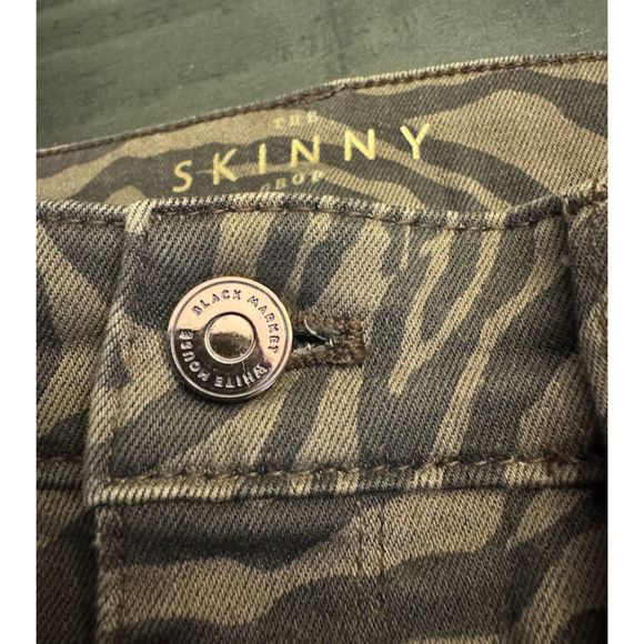 White House Black Market Zebra Print Skinny Crop Zip Ankle Sz 6 - Picture 5 of 13